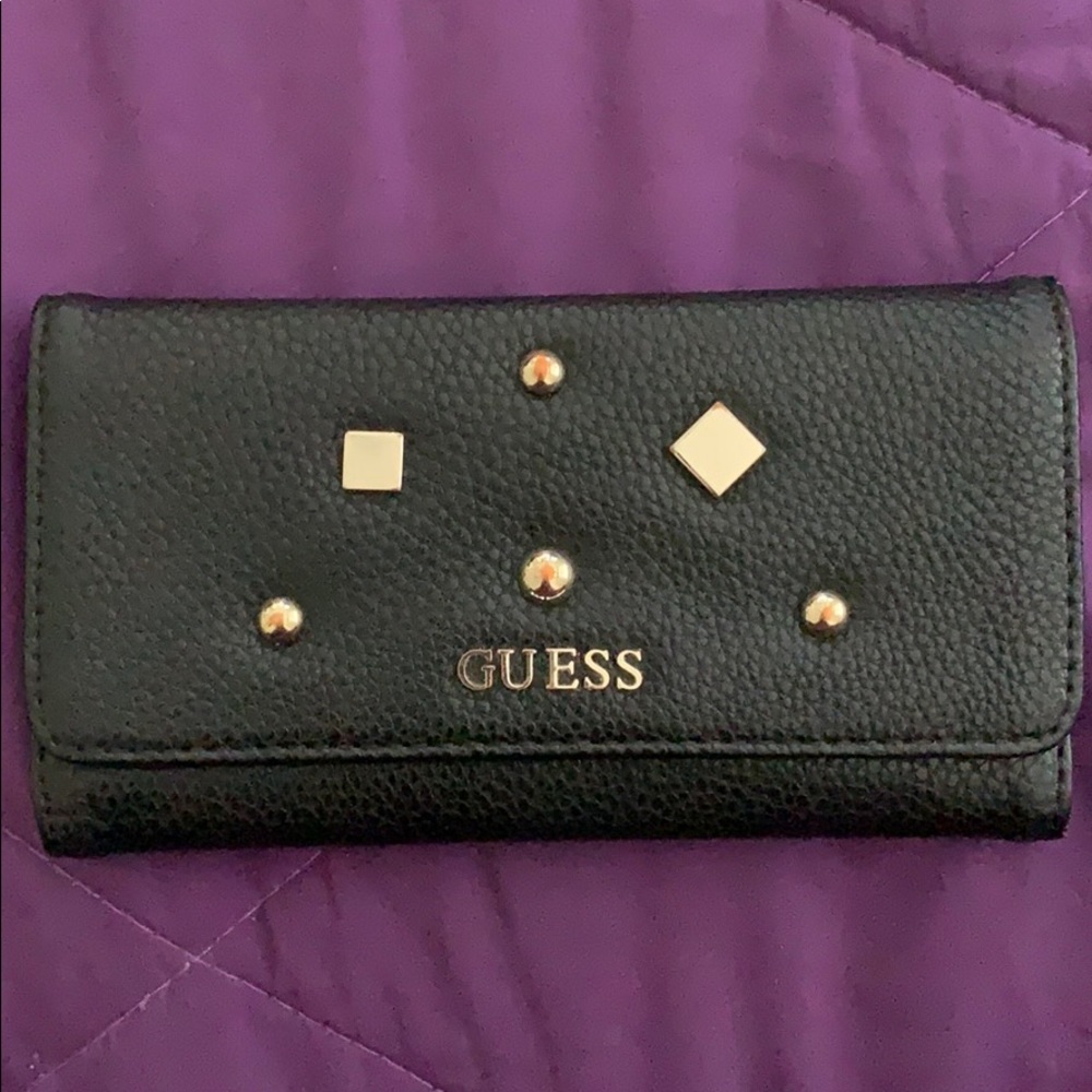 Guess women’s wallet